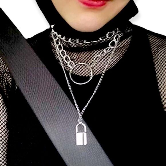 Black Silver Pinch Chain O-Ring Silver Layering Charm Lock Choker NEW - Picture 1 of 4